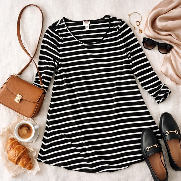 Mossimo Supply Co. Dresses & Skirts - Mossimo Black & White Striped Swing Tunic Top – Small